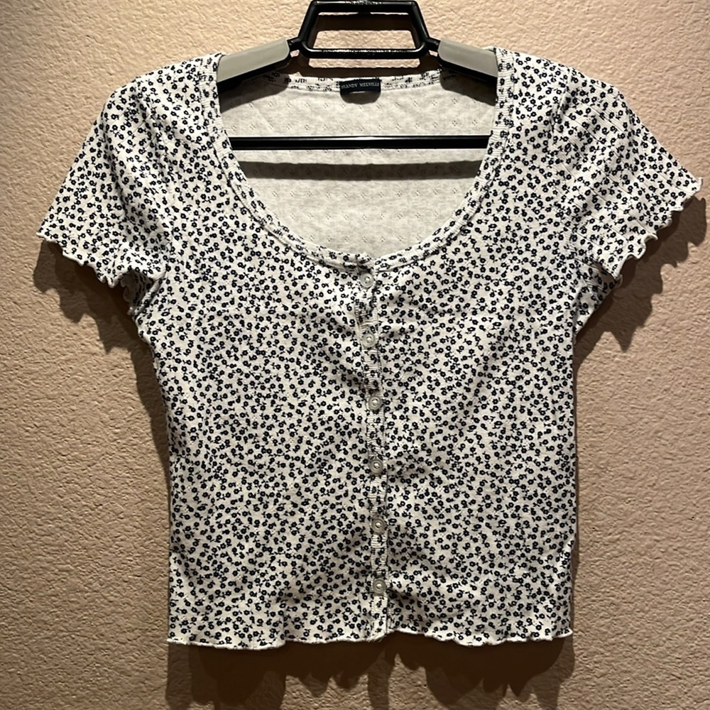 Brandy Melville Women’s Floral Button Down Lettuce Trim Shirt Size XS-Small - Picture 2 of 8